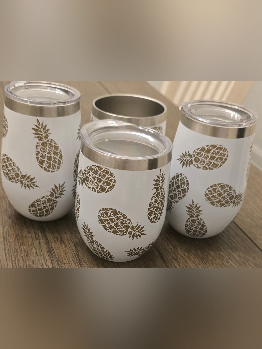 White & Gold Pineapple Stemless Wine Tumblers - Like New, 4 Total